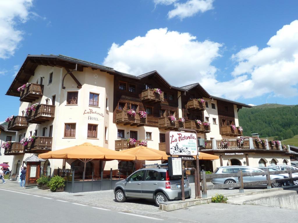 Hotel La Pastorella Livigno Exteriör bild